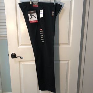 Van Heusen black straight leg flat front 38W 34 L